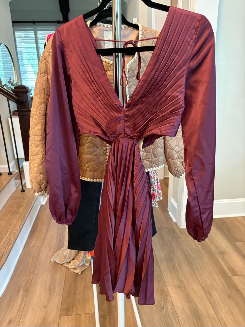 Abercrombie & fitch V-Neck Pleated Burgundy Long-Sleeve Dress